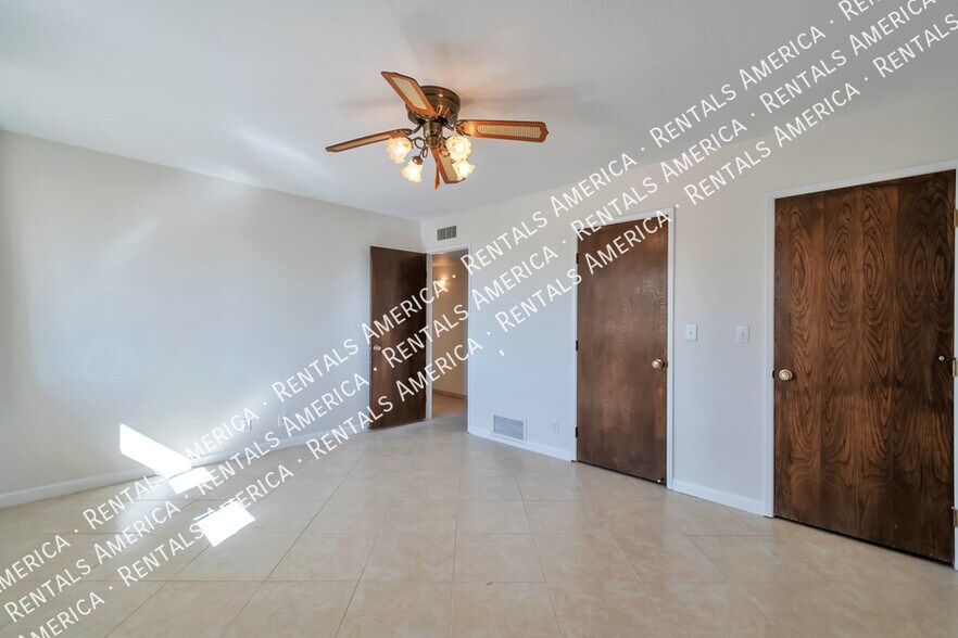 Building Photo - 3650 E Quenton Dr