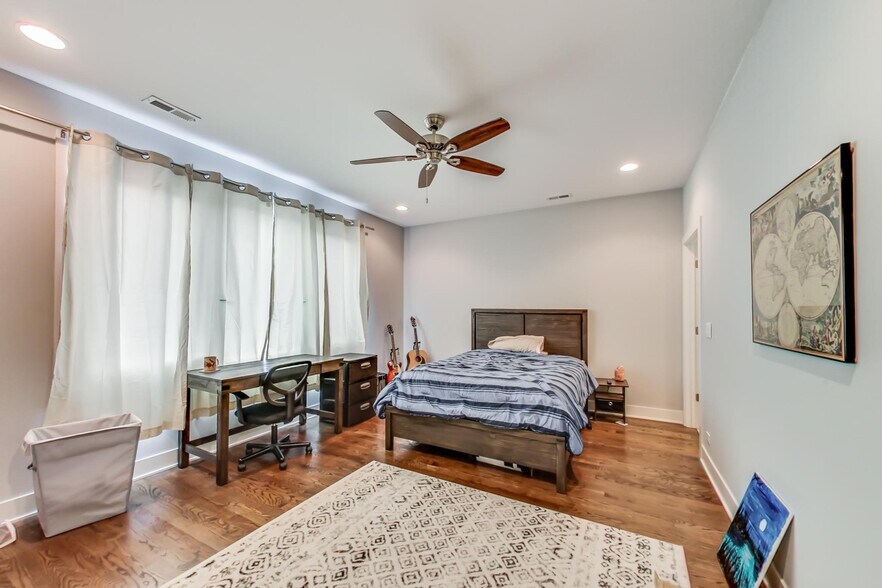 Building Photo - 2618 N Halsted St