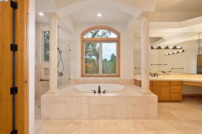 Building Photo - 12859 Austin Forest Cir