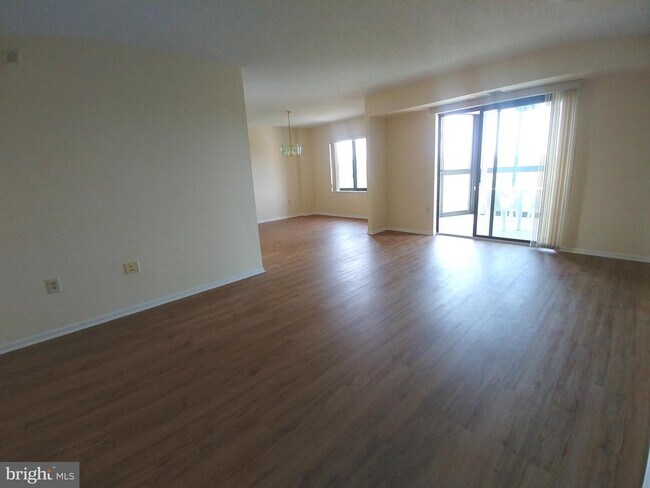 Building Photo - 3310 N Leisure World Blvd