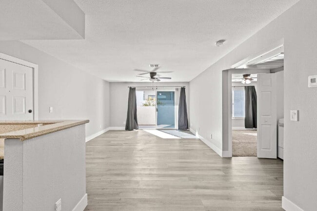 Building Photo - 7100 W Pirates Cove Rd