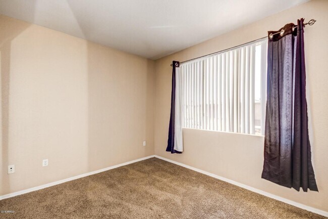 Building Photo - 5345 E Van Buren St