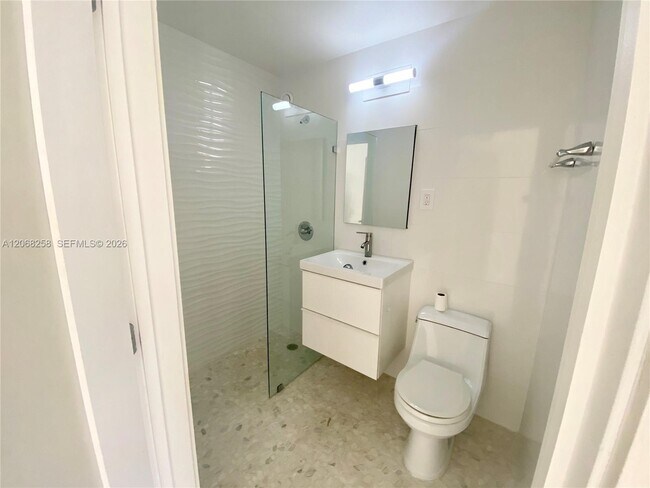 Building Photo - 6484 Indian Creek Dr