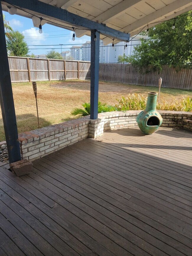 Building Photo - 7122 Pharaoh Dr