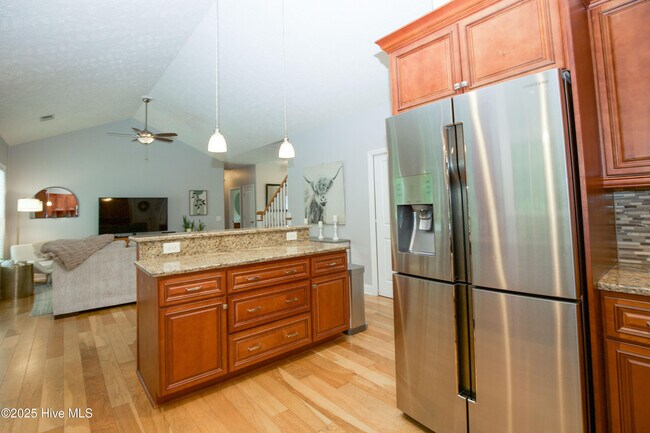 Building Photo - 5 Kemper Woods Ct