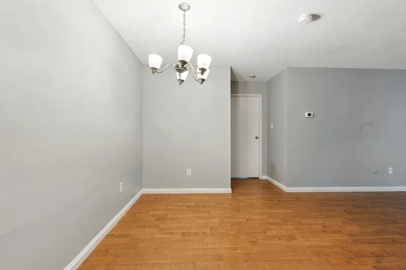 Building Photo - 49 Village Brook Ln