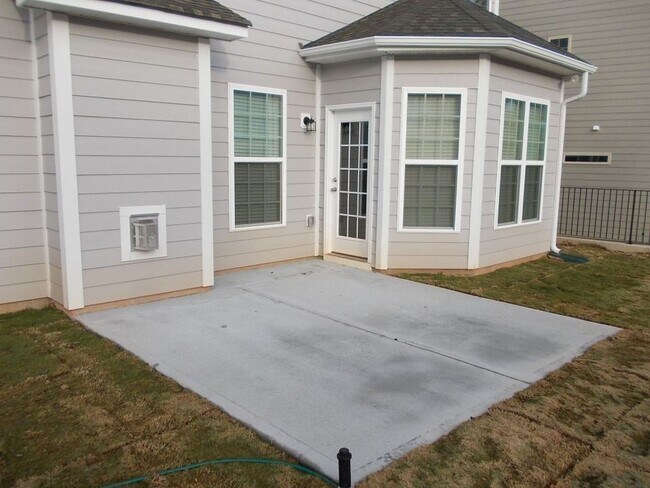 Building Photo - Spacious 4 Bedroom Home in Cox Mill School...