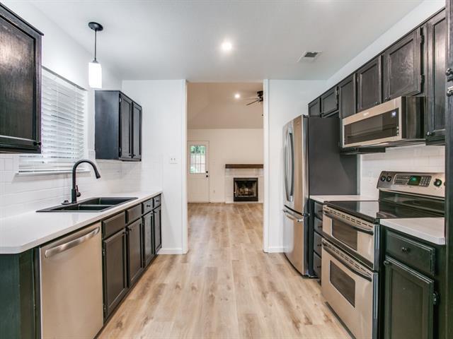 Building Photo - 333 Banyan Dr