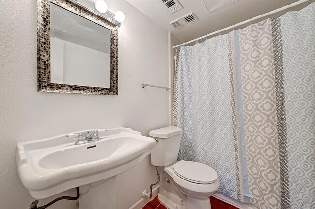 Building Photo - 2250 Bering Dr