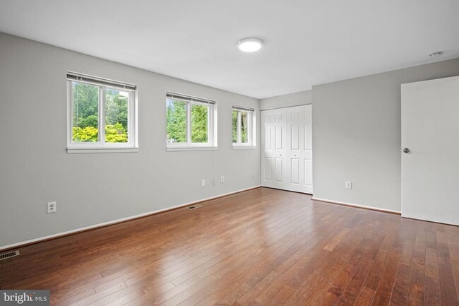 Building Photo - Welcome to Jackson Oak! This stunning 3-level townhome is now available for rent and offers the p...
