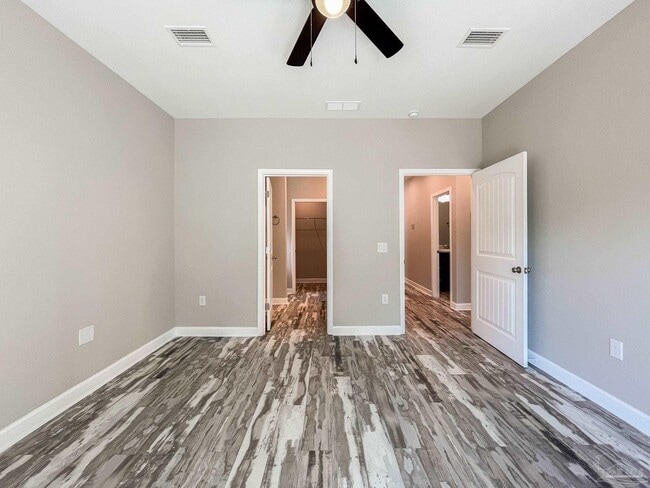 Building Photo - 5170 Burlington Ave