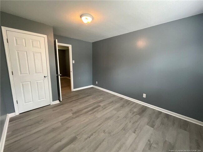 Building Photo - 1422 Grandview Dr