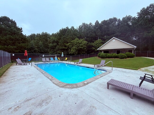Building Photo - Renovated  3 Bed 3.5 Bath Town Home