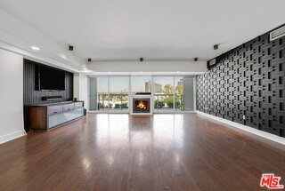Building Photo - 13600 Marina Pointe Dr
