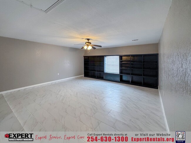 Building Photo - Spacious 5-Bedroom Home REMODELED READY FO...