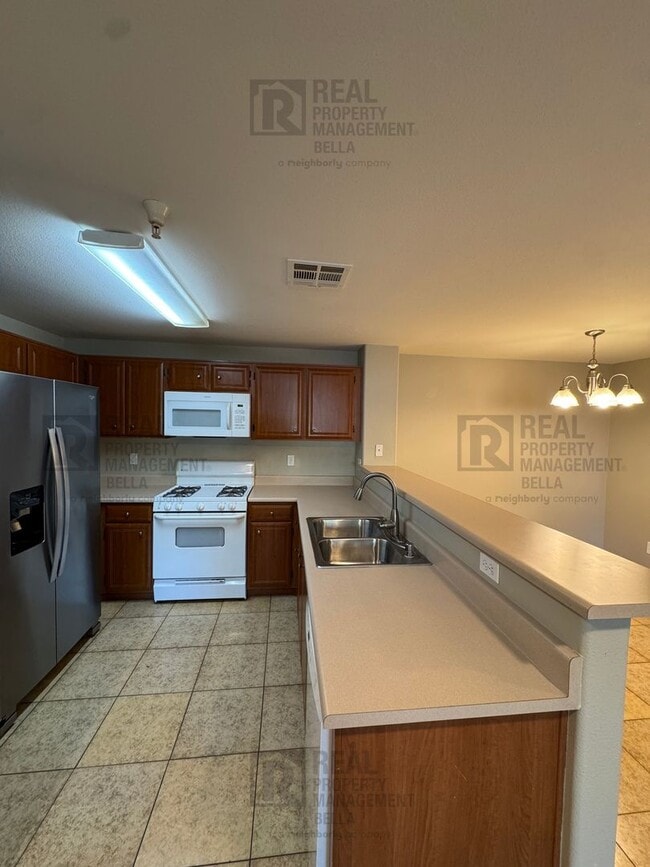 Building Photo - You won't want to miss this!