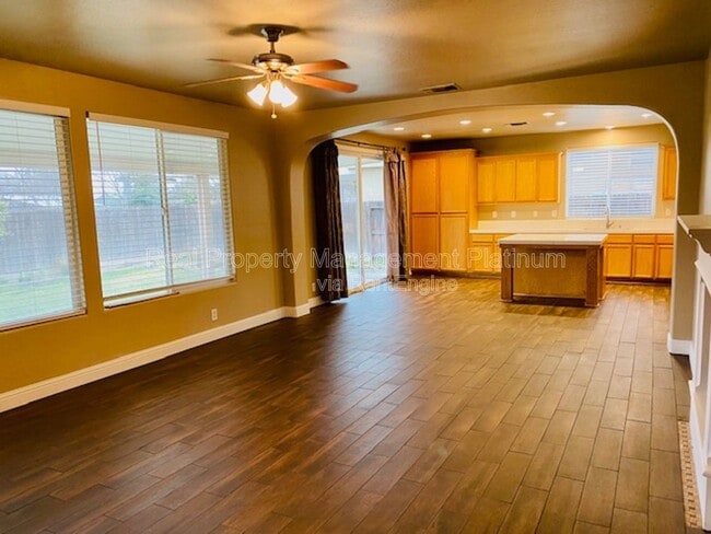 Building Photo - 1875 N Belvedere Ave