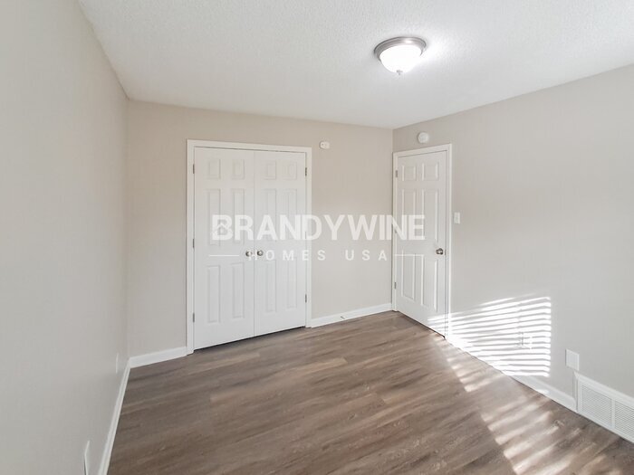 Building Photo - 7120 La Casa Dr
