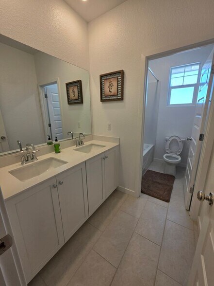 Building Photo - 10221 Terra Franca Wy