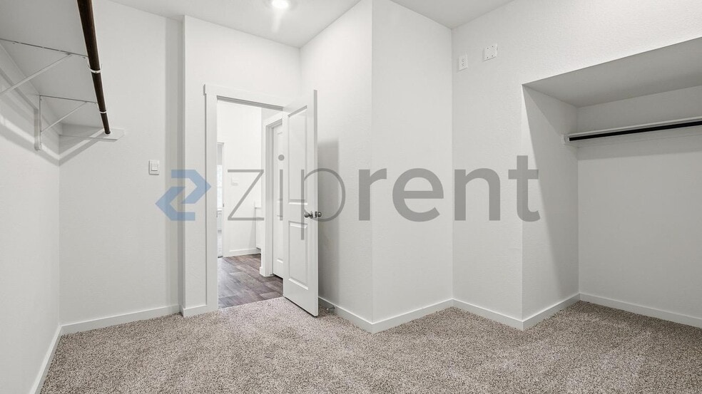 Building Photo - Unit 8051