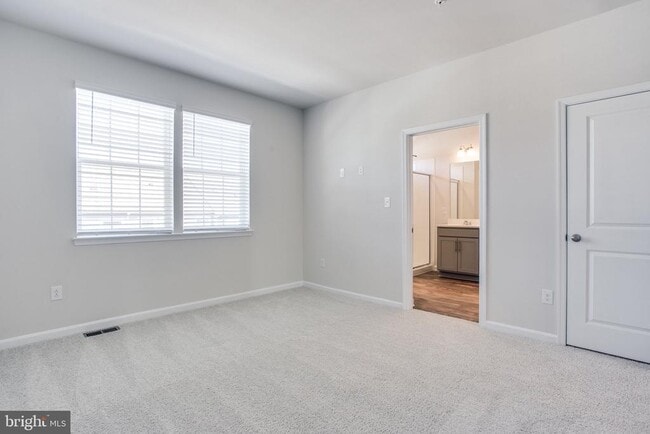 Building Photo - 5039 MacDonough Pl