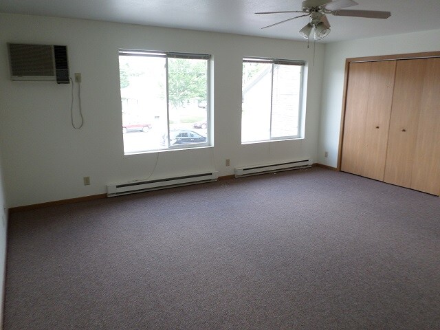 Building Photo - 560 Main Steet