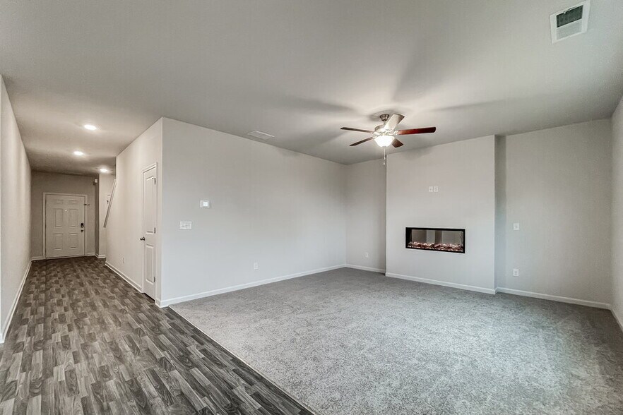 Building Photo - 327 Hamilton Pointe Dr