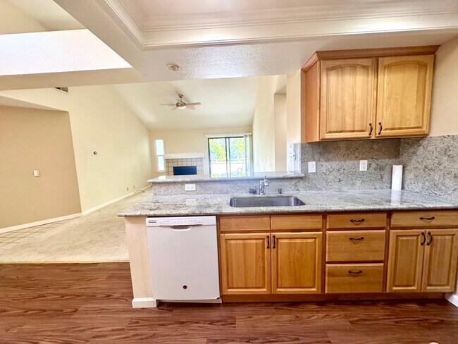Building Photo - 6436 Buena Vista Dr