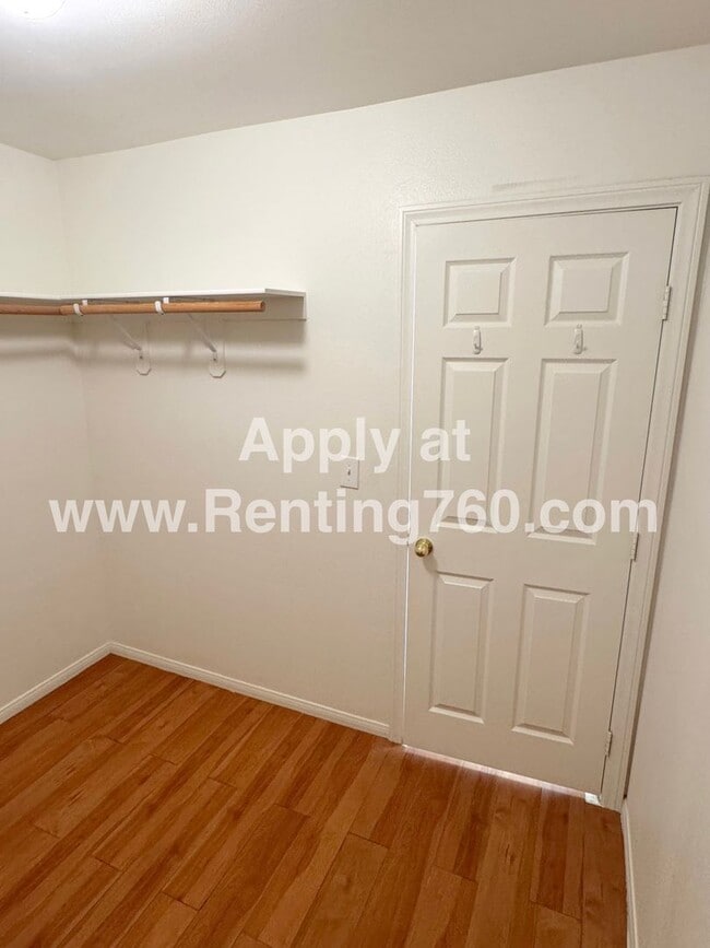 Building Photo - Rare and Spacious 4 Bedroom Indian Cove Home with Solar Panels!