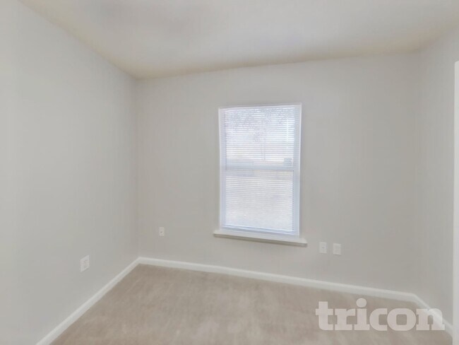 Building Photo - 4350 Jillian Dr