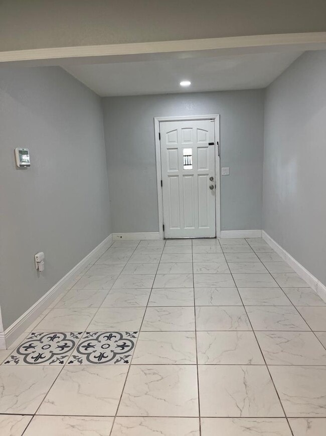 Building Photo - 2410 Avenue C NW