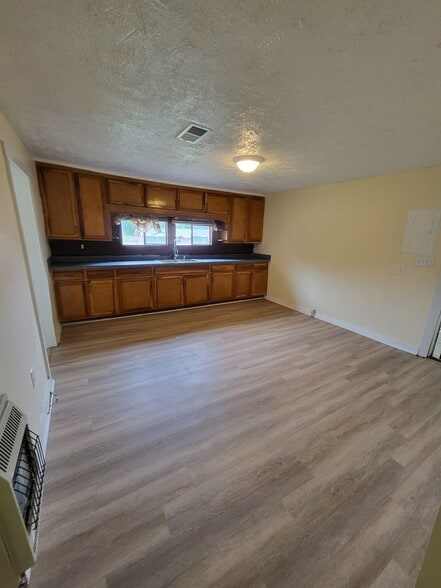 Building Photo - 1410 N 12th Ave