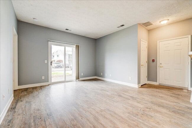 Building Photo - **Swimming Pool*****1 Bed 1 Bath******Cross Pointe Business Park*****LAKE VIEW AVAILABLE