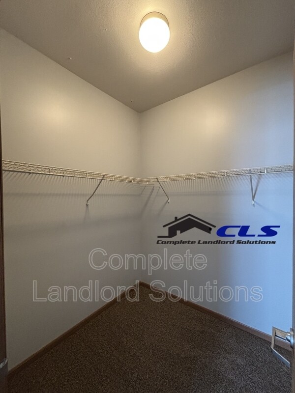 Building Photo - 1400 North Ave