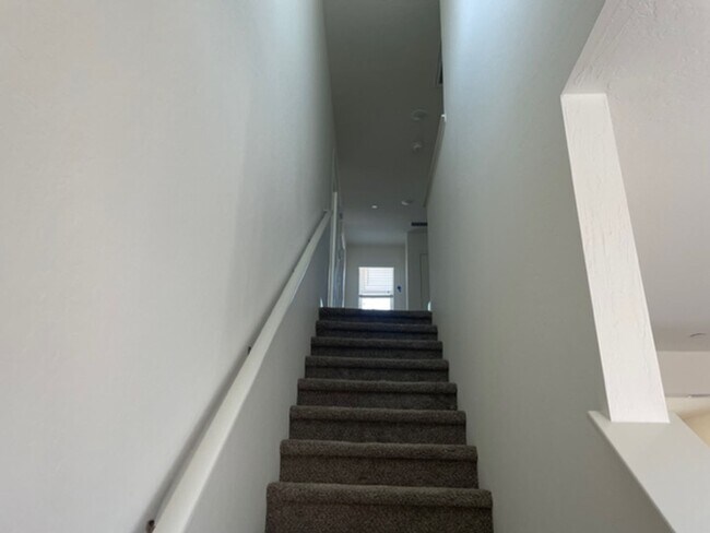 Building Photo - 2056 N Walling Ln