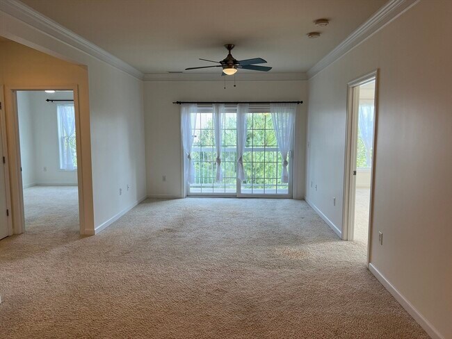 Building Photo - 132 Clocktower Dr