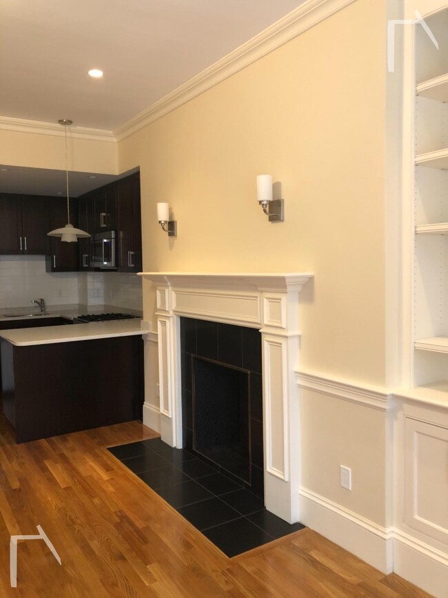 Building Photo - 871 Beacon St