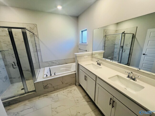 Building Photo - 15573 Ruthie Lynn Dr