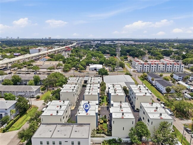 Building Photo - 4810 W McElroy Ave