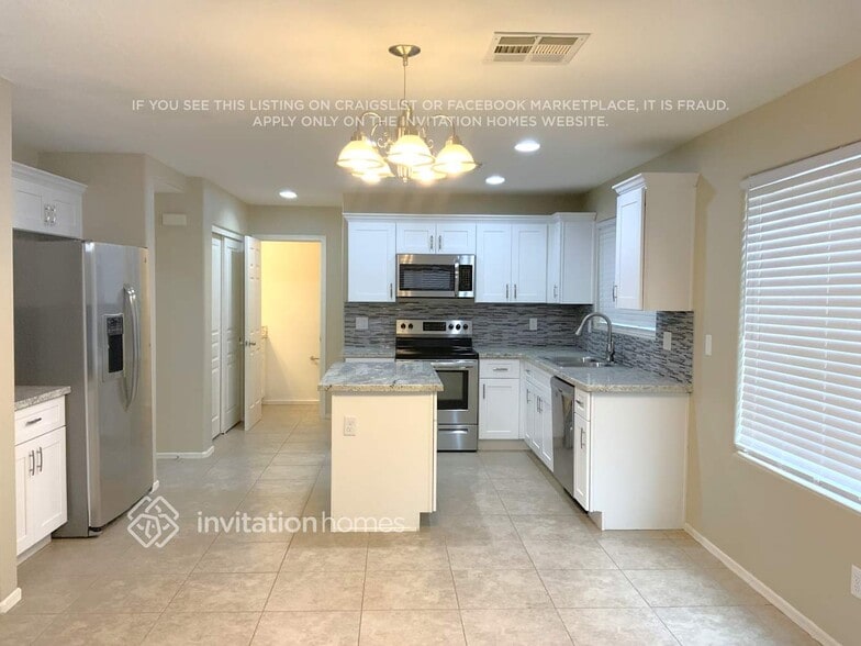 Building Photo - 3845 W Goldmine Mountain Dr