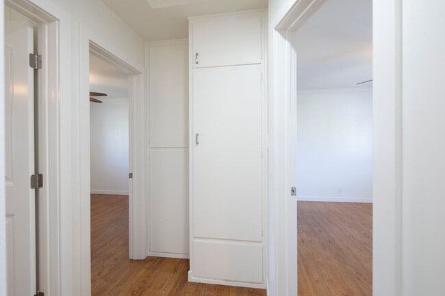 Building Photo - GORGEOUS Remodeled and Upgraded Beautiful ...