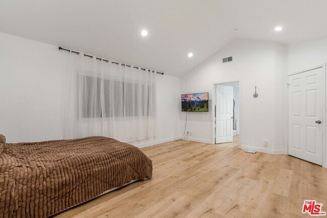 Building Photo - 20318 Blythe St