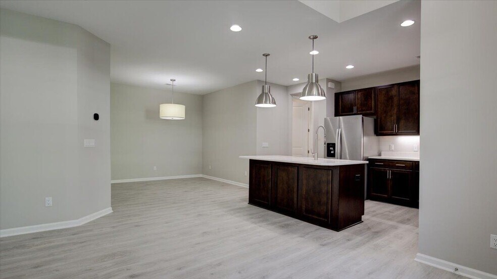 Building Photo - 363 Harborside Dr