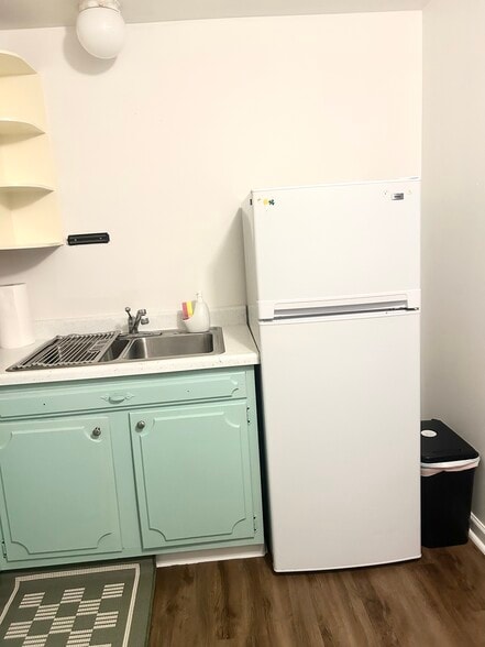 Building Photo - 305 17th St NE