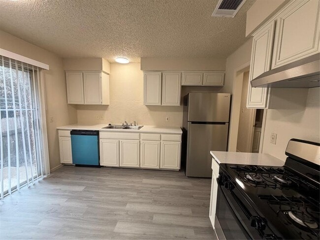 Building Photo - 2400 Berkeley Ave