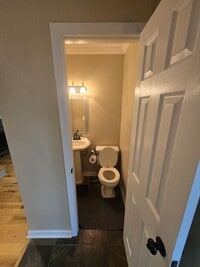 Building Photo - 136 View Bend St