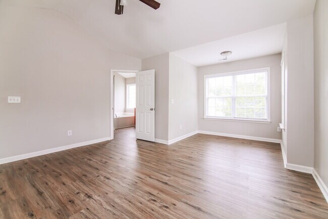 Building Photo - 9301 Doss Ct