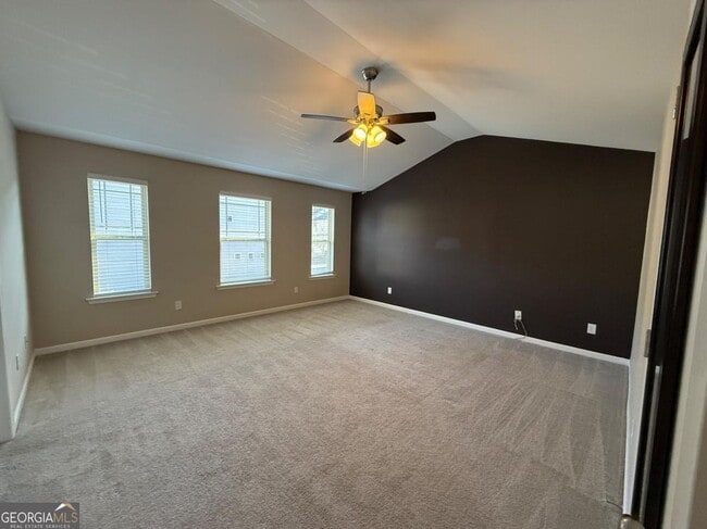 Building Photo - 314 Pin Oak Ave