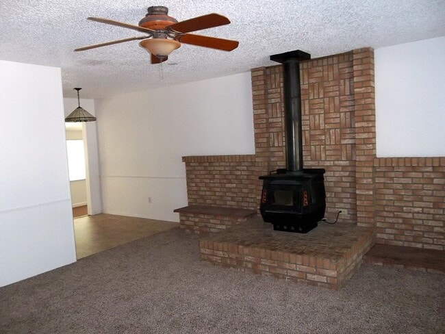 Building Photo - Charming Ranch Home Near the Foothills