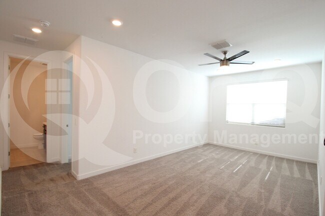 Building Photo - 1158 E Sabino Dr